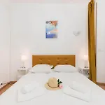 Le 3 Pieces De La Vieille Ville
